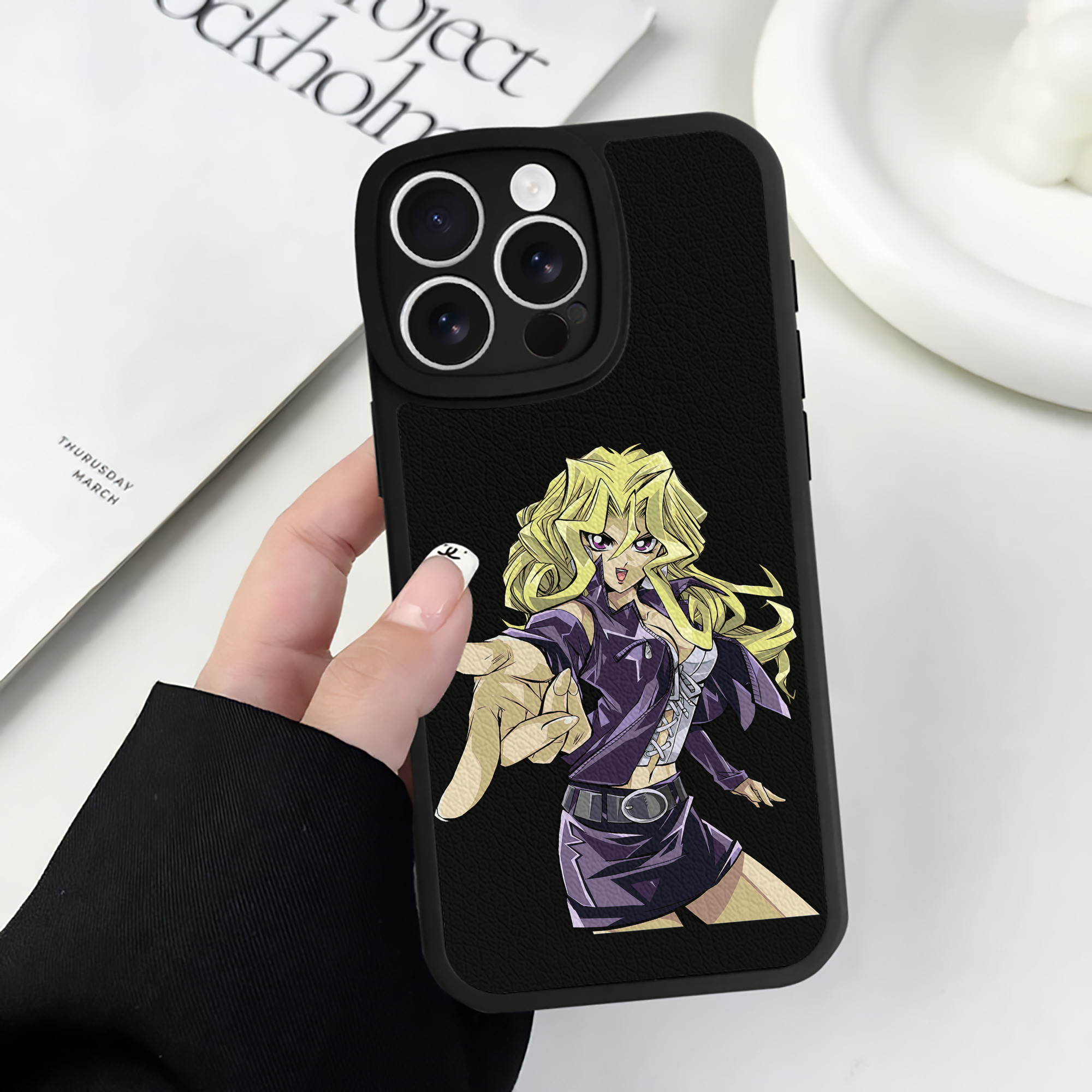 （画像用） 遊☆戯☆王 Yu-Gi-Oh! 【iPhone 16シリーズ対応】シリコンスマホケース（レザー調） 材質：シリコン
